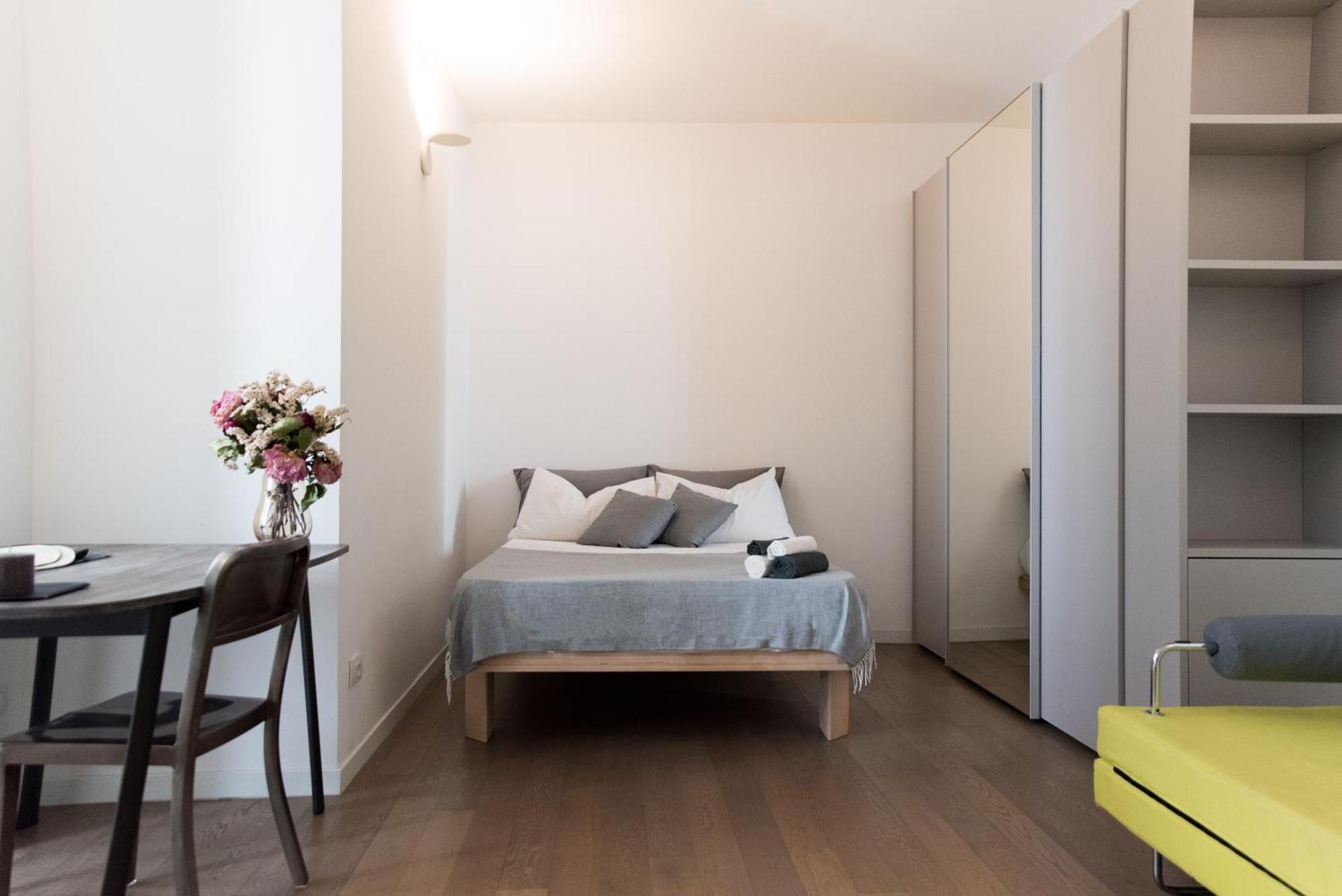 Artstay - Central Apartment Duomo, Spiga, Near Metro M1, Milan
