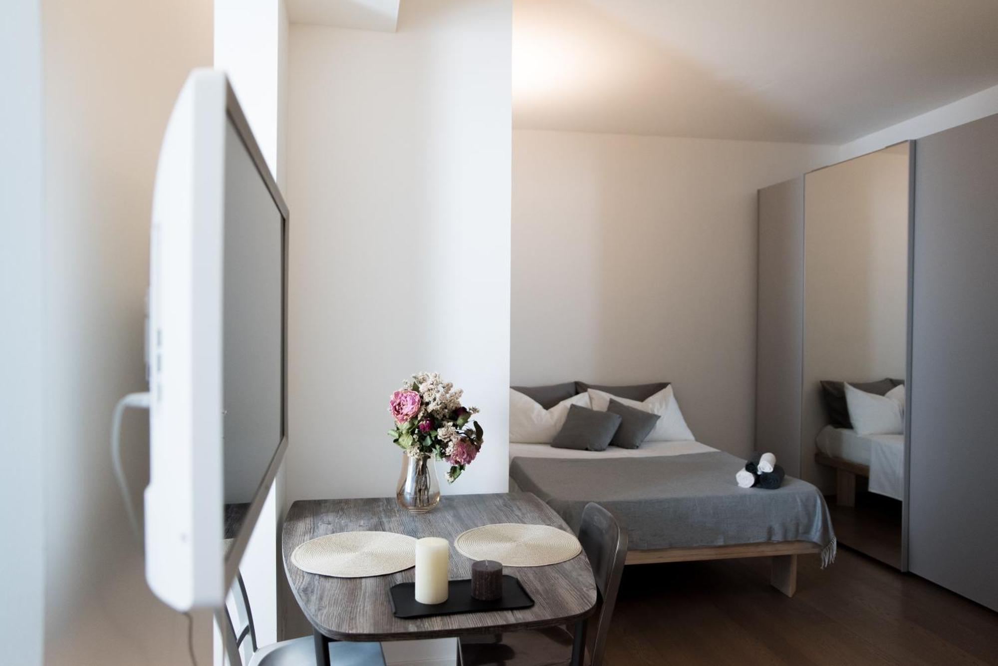 Artstay - Central Apartment Duomo, Spiga, Near Metro M1 — Photos 2
